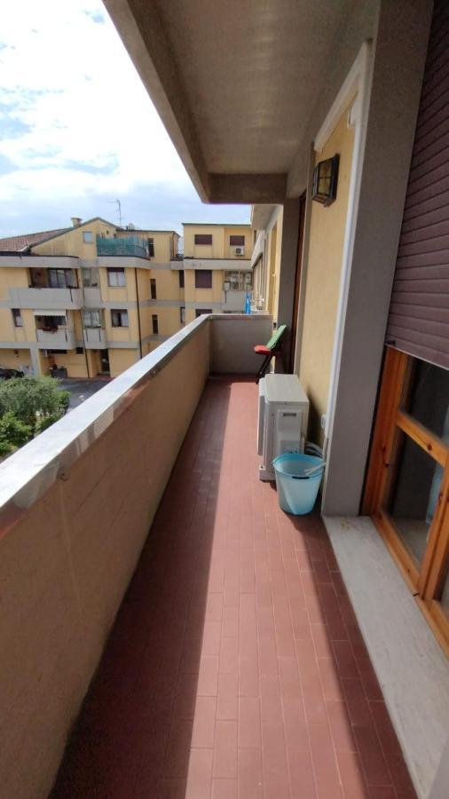 La Casa Dei Viaggiatori - Viareggio - Posto Auto Gratuito Apartamento Exterior foto
